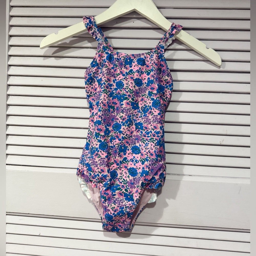 NWT  Vineyard Vines Girl 6 Pink Floral One-Piece Swimsuit with Blue Accents